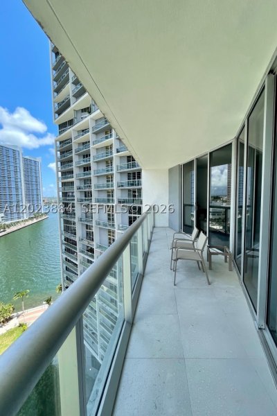 Condo for sale at Icon Brickell Tower I 1614