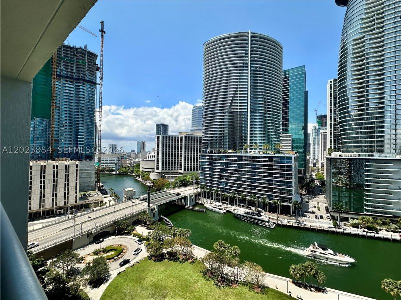 Condo for sale at Icon Brickell Tower I 1614