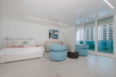 Alquiler de apartamento en Roney Palace 811
