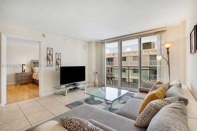 Aluguel de apartamento no The Collins Condo 1608