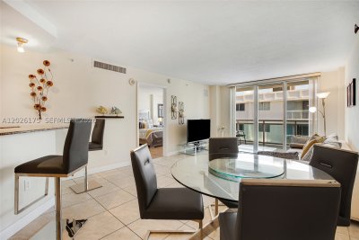 Aluguel de apartamento no The Collins Condo 1608