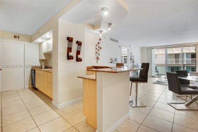 Aluguel de apartamento no The Collins Condo 1608