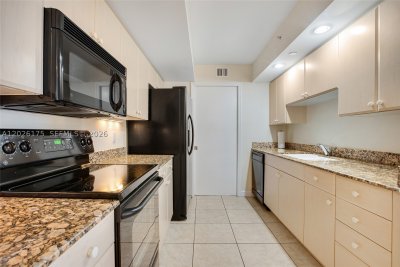 Aluguel de apartamento no The Collins Condo 1608