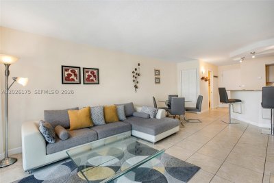 Aluguel de apartamento no The Collins Condo 1608