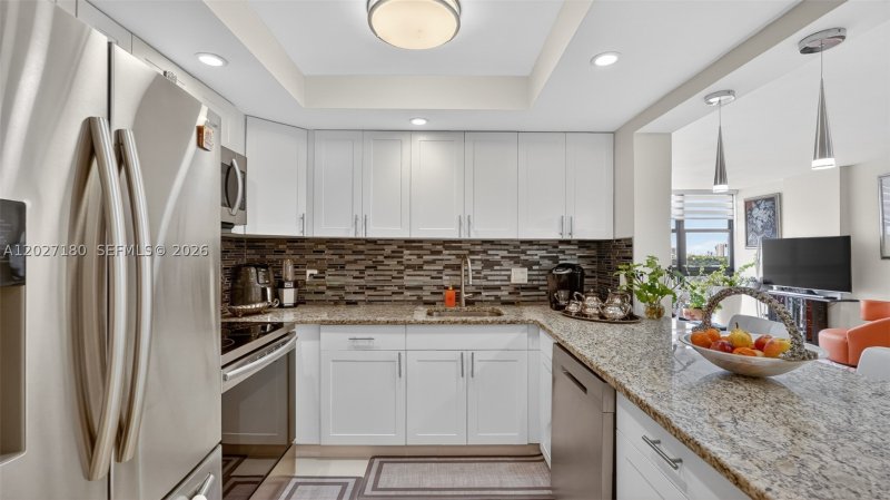 Condo for sale at Avant Garde 1104