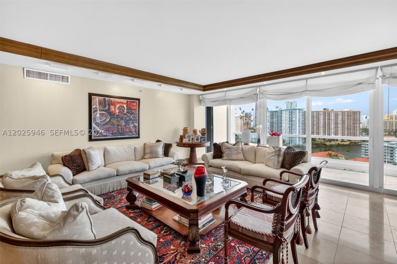 Condo for sale at Williams Island 2600 1202