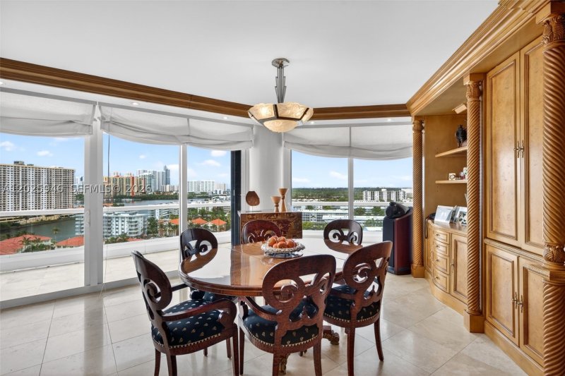 Condo for sale at Williams Island 2600 1202