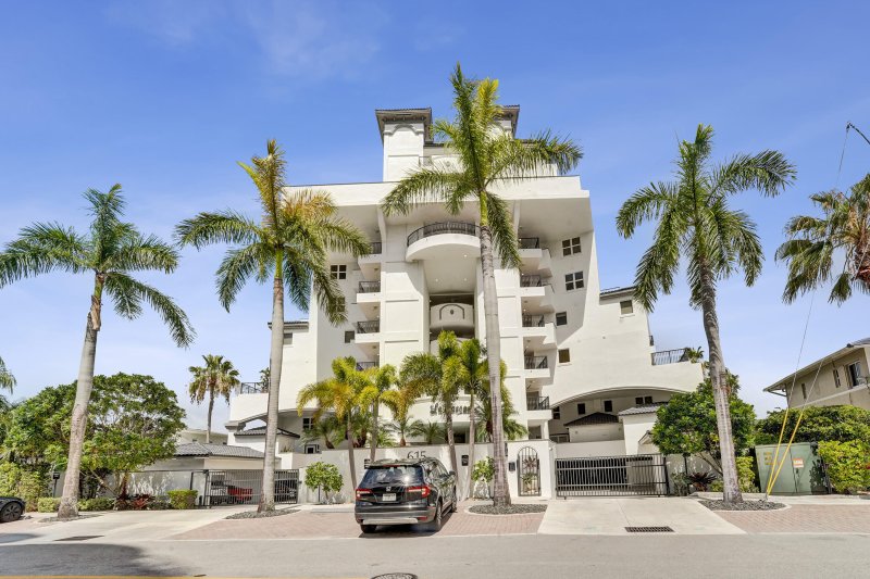Condo for sale at La Cascade 402