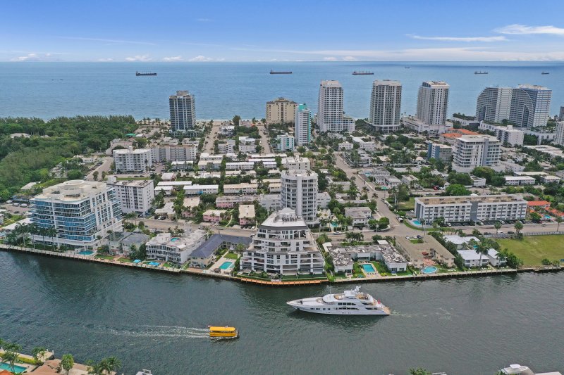 Condo for sale at La Cascade 402