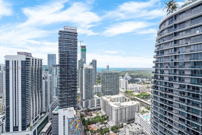 Comprar apartamento en SLS Lux Brickell 4302