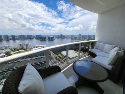 Aluguel de apartamento no Trump Royale 4101A