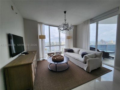 Aluguel de apartamento no Trump Royale 4101A