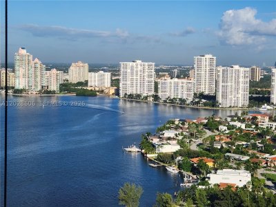 Aluguel de apartamento no Trump Royale 4101A