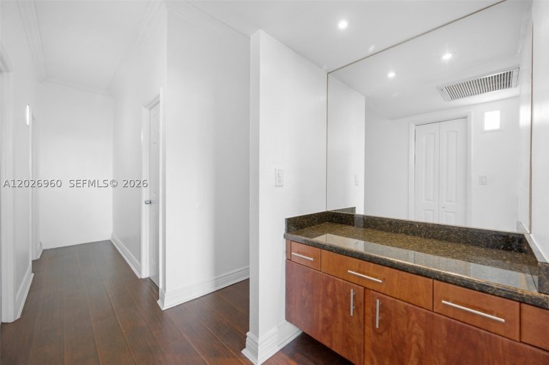 Apartment for rent at Ocean View PH-27
