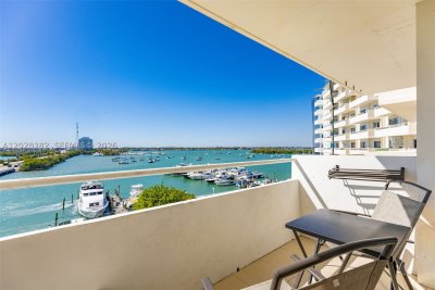 Comprar apartamento en Bayshore Yacht Tennis Club 810