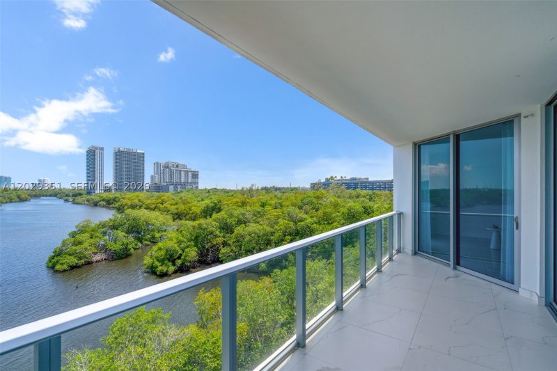 Comprar apartamento en Marina Palms Yacht Club 506