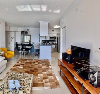 Alquiler de apartamento en Porto Bellagio 1605