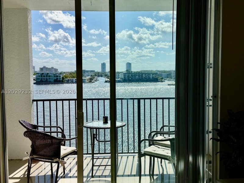 Alquiler de apartamento en Porto Bellagio 1605