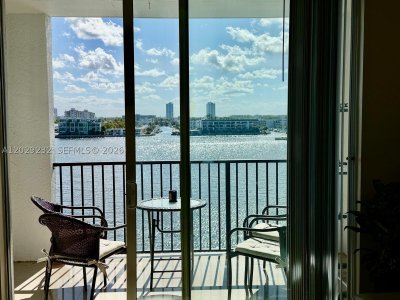 Alquiler de apartamento en Porto Bellagio 1605