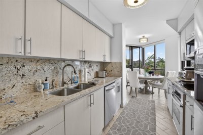 Comprar apartamento no 1000 Williams Island 503
