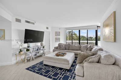 Comprar apartamento no 1000 Williams Island 503