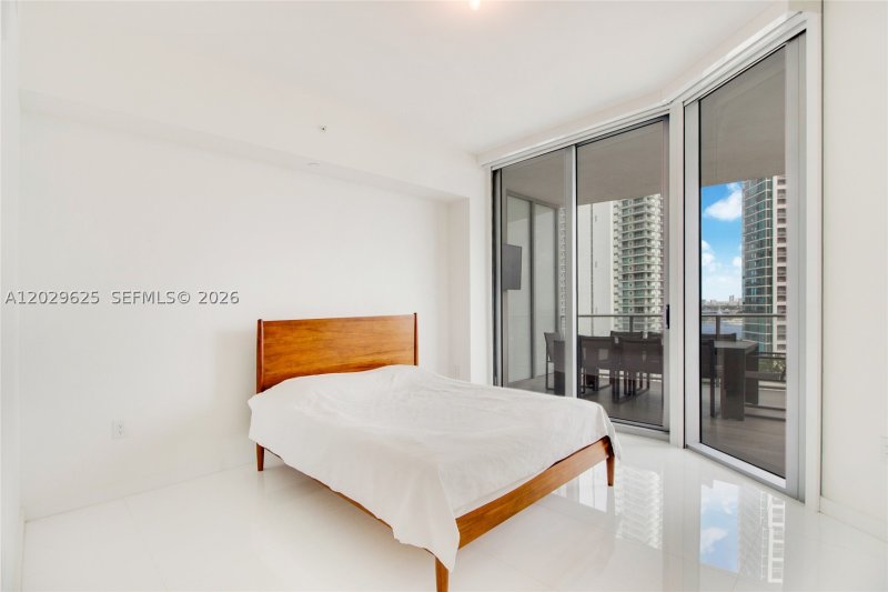 Condo for sale at Paramount Miami WorldCenter 1705