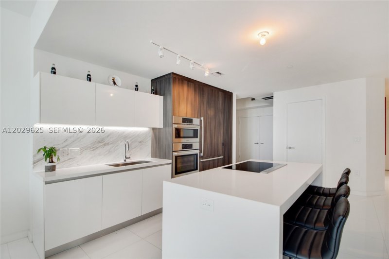 Condo for sale at Paramount Miami WorldCenter 1705