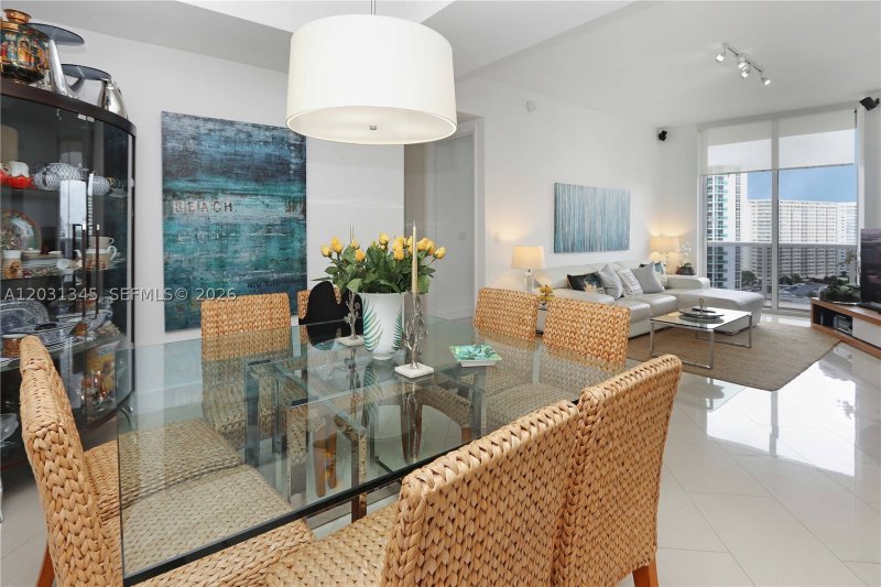 Comprar apartamento no Trump Tower Three 1105