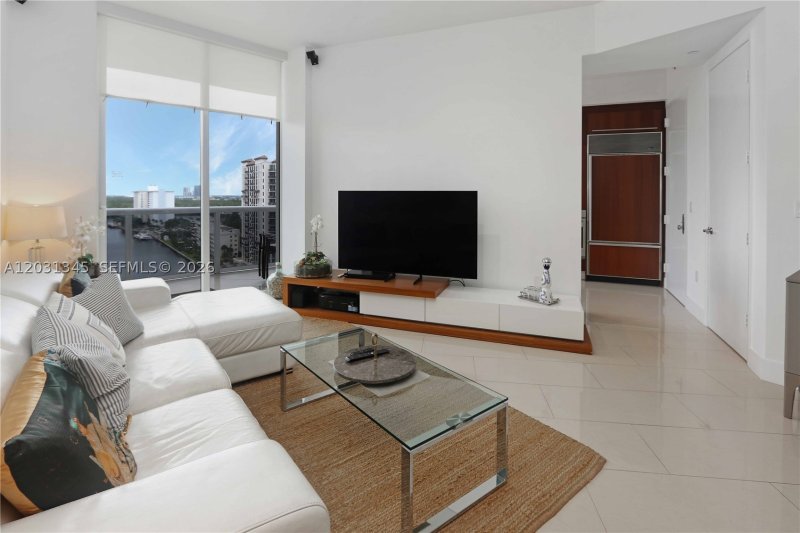 Comprar apartamento no Trump Tower Three 1105