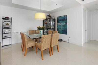 Comprar apartamento no Trump Tower Three 1105