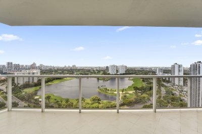 Aluguel de apartamento no Hamptons West 2209
