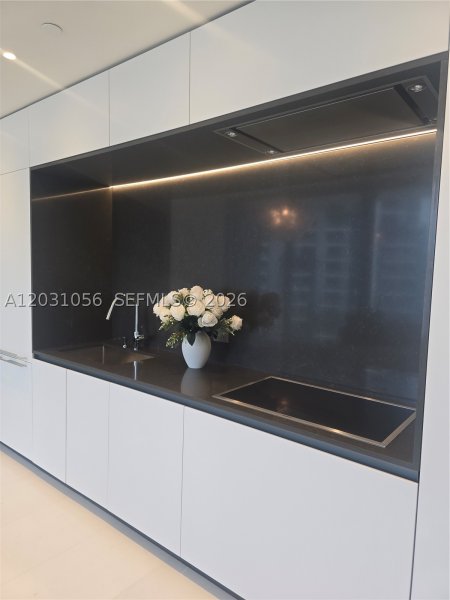 Alquiler de apartamento en Aston Martin Residences 2408W