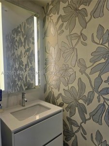 Aluguel de apartamento no Aston Martin Residences 2408W