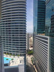 Aluguel de apartamento no Aston Martin Residences 2408W