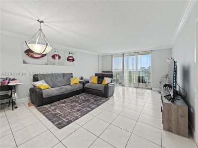 Comprar apartamento en Arlen Beach 1711