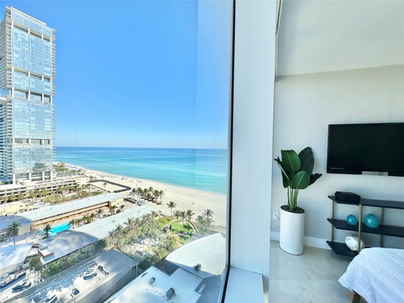 Apartment for rent at Trump Royale 1901