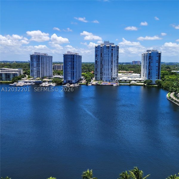 Comprar apartamento en Biscayne Cove 1710