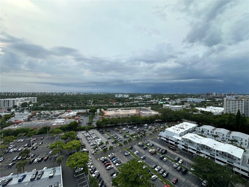 Apartment for rent at Del Prado South Tower PH05