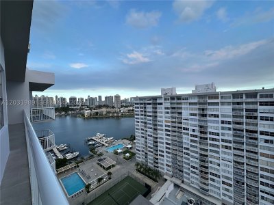 Aluguel de apartamento no Del Prado South Tower PH05