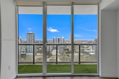 Comprar apartamento no 50 Biscayne 4307
