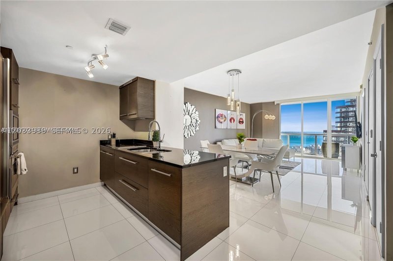 Condo for sale at Icon Brickell Viceroy 3109