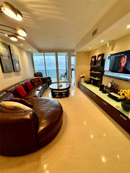 Aluguel de apartamento no Ocean Two 2807