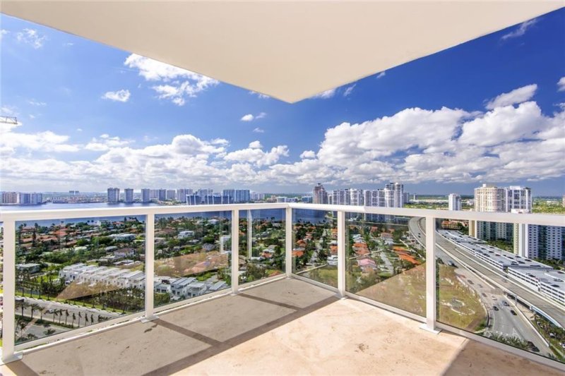 Aluguel de apartamento no Ocean Two 2807