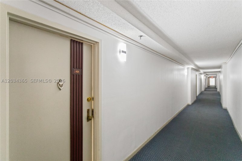 Apartment for rent at Plaza of the Americas 429
