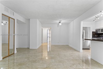 Aluguel de apartamento no Plaza of the Americas 429