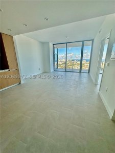 Comprar apartamento no Five Park Miami Beach 2108