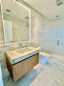 Comprar apartamento no Five Park Miami Beach 2108