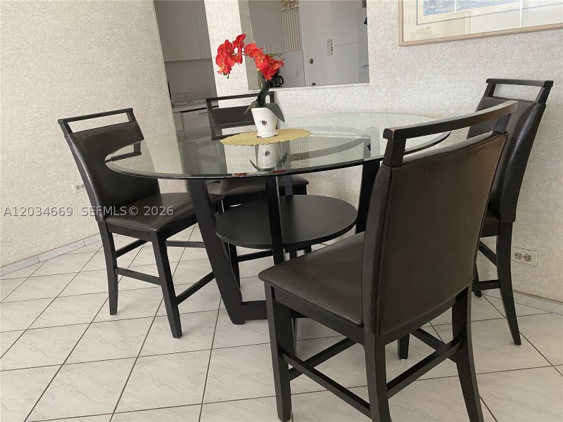 Apartment for rent at Alexander Towers 704