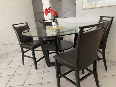 Aluguel de apartamento no Alexander Towers 704