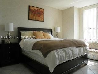 Apartment for rent at Alexander Towers 704